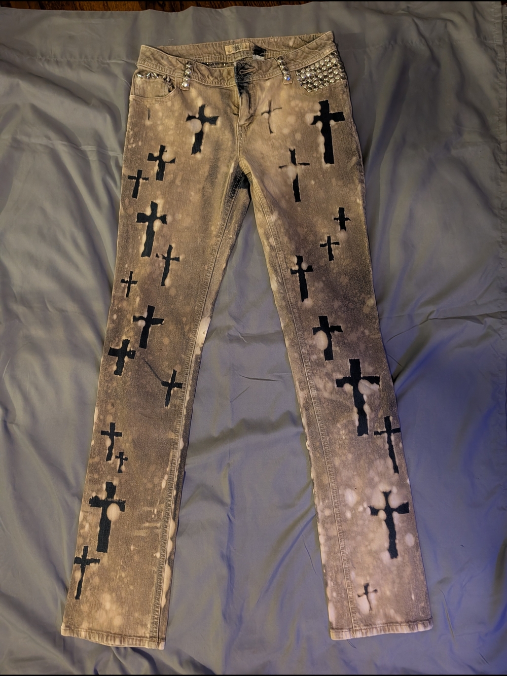 Studded Cross Print Bleached Skinny Jeans